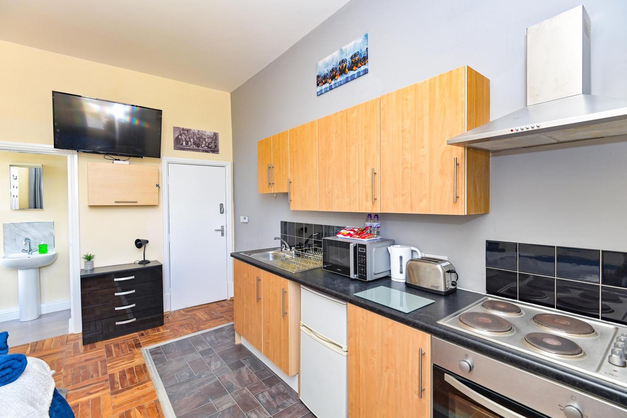 The Elm Wood Apartments Huddersfield Room photo